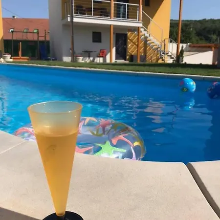 Daire Apartmany Milovice *