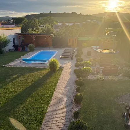 Apartamento Apartmány Milovice